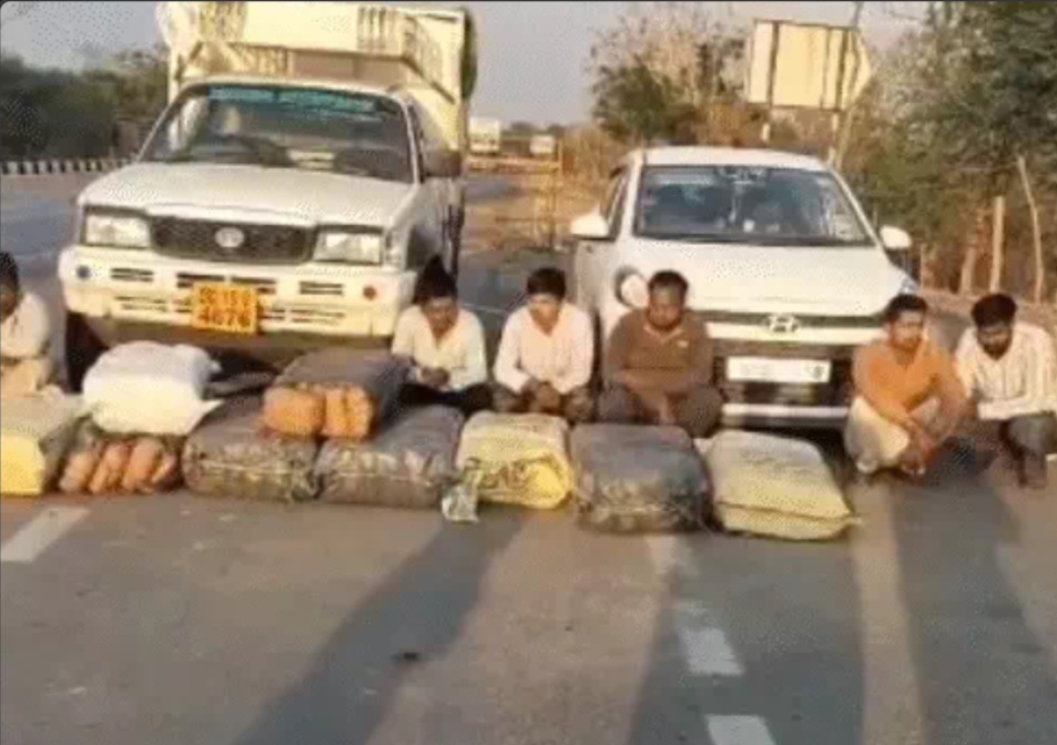 ब्रेकिंग : ऊपर तरबूज लोड किए, नीचे गांजे से भरी बोरियां छिपाई, तस्करों ने लगाई अक्ल, पुलिस ने पकड़ लिया...