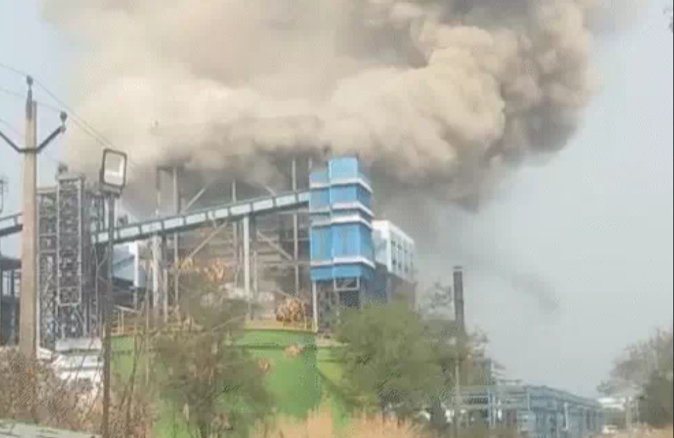 सक्ति में बॉयलर ब्लास्ट में 16 मजदूरों की मौत, 36 झुलसे, मुआवजे में 35-35 लाख और नौकरी का ऐलान, सीएम बोले- दोषियों को नहीं बख्शेंगे...