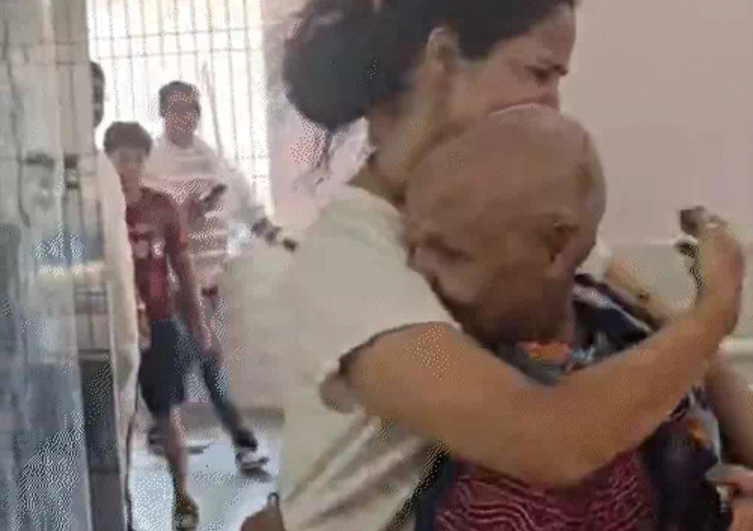 प्रेमानंद महाराज का वो आशीर्वाद और 11 महीने बाद 'चमत्कार', जनरल बोगी में बैठी रही बेटी; भिलाई के आश्रम में जब 65 साल की मां सामने आई तो फफक पड़ी पूजा