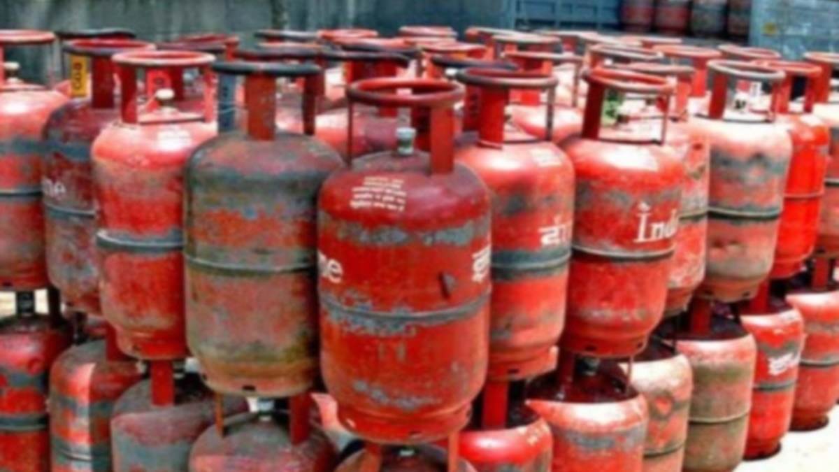 LPG सिलेंडर एक बार फिर महंगा, पढ़िए कितना बढ़ा है दाम