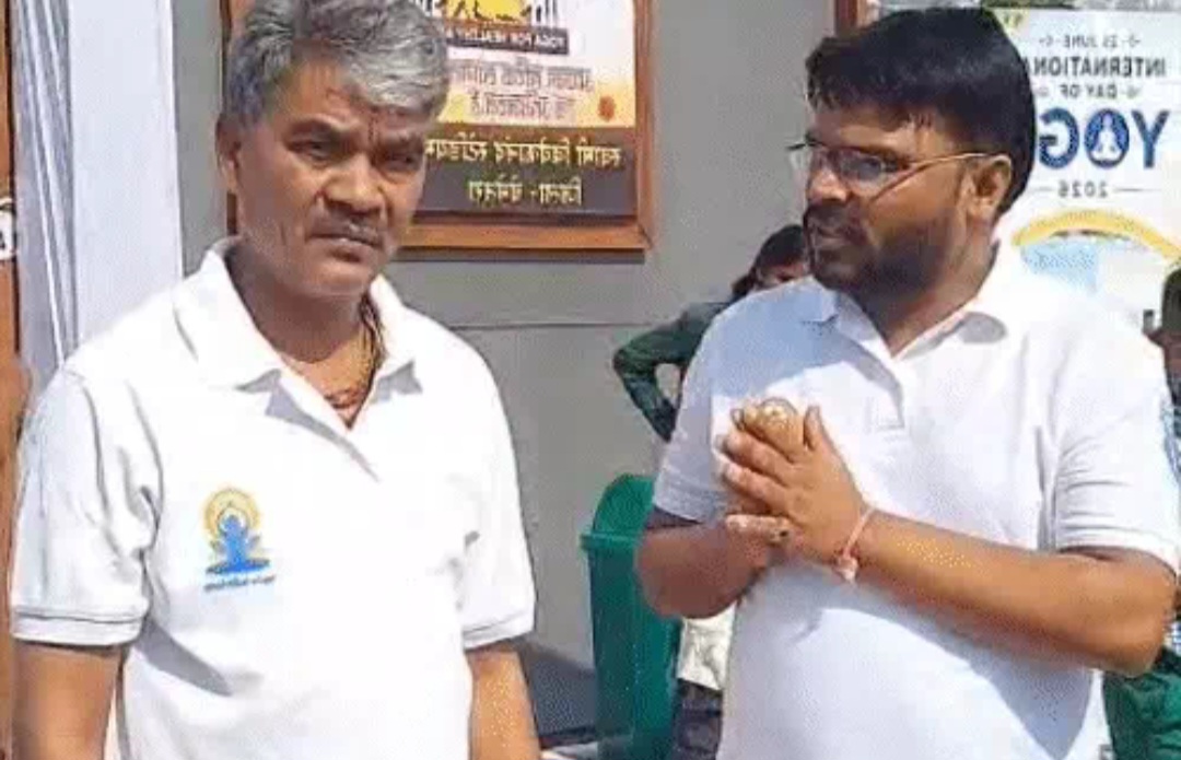 विधायक साहू ने किया योग दिवस कार्यक्रम का बहिष्कार: फ्लेक्स में फोटो न होने से जताई नाराजगी, समर्थकों ने भी दर्ज कराई आपत्ति