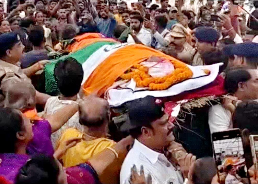 पंडवानी क्वीन तीजन बाई का निधन, पैतृक गांव गनियारी में राजकीय सम्मान के साथ हुआ अंतिम संस्कार; पीएम मोदी ने जताया शोक