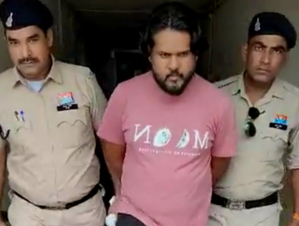 तंत्र-मंत्र के नाम पर 85 लाख की महाठगी: भिलाई में महिला को जिन्न-प्रेत और पति की मौत का डर दिखाकर ऐंठे पैसे, आरोपी इंदौर से गिरफ्तार