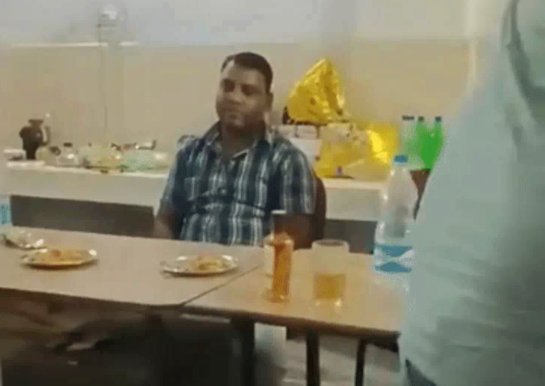 सरकारी स्कूल में दारू-मुर्गा पार्टी, क्लासरूम के पास छलके जाम, ग्रामीणों ने बनाया Video; 4 टीचर और स्वीपर को थमाया शो-कॉज नोटिस
