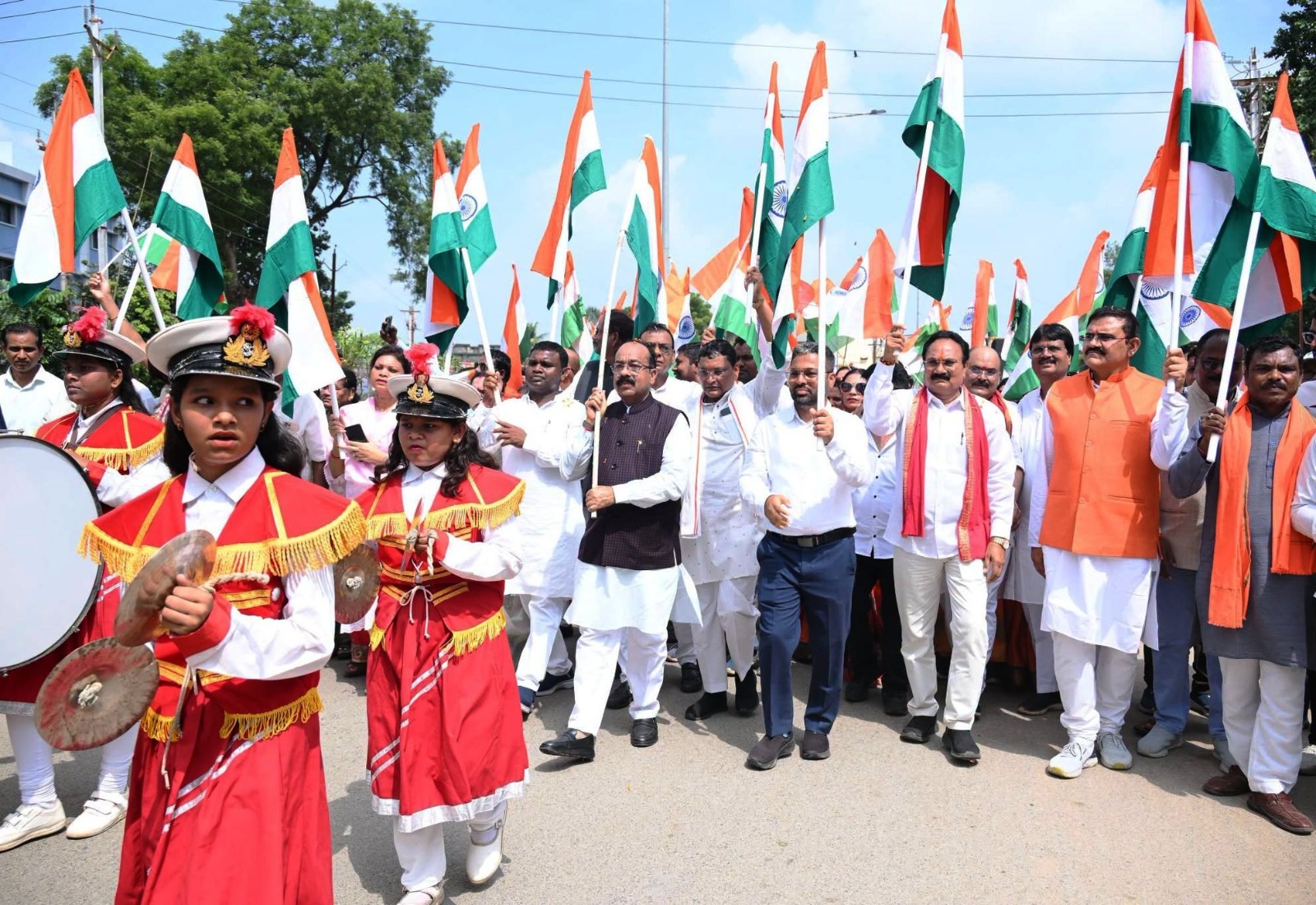 कांकेर में 92 फीट लंबे तिरंगे के साथ निकली भव्य तिरंगा यात्रा, उमड़ा देशभक्ति का सैलाब