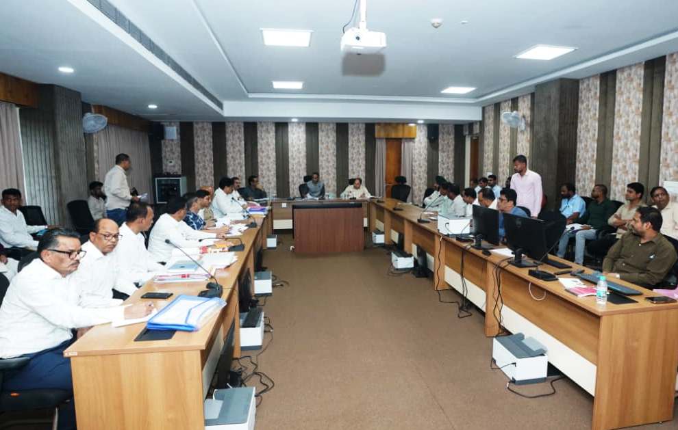 ब्रेकिंग : दिसंबर तक हर हाल में पूरे हों सड़क-पुल के काम, सुस्त ठेकेदारों पर गिरेगी गाज, PWD ने दिए सख्त निर्देश 