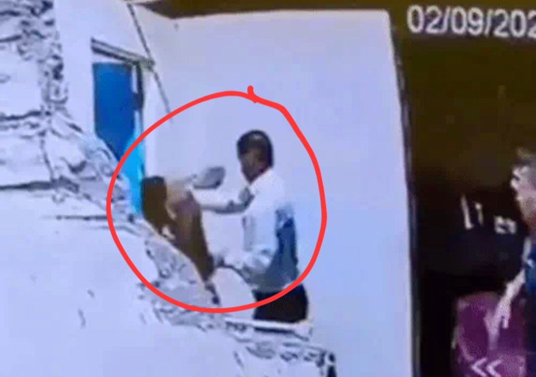 मंत्री लक्ष्मी राजवाड़े की गाड़ी पर गिरा बैरियर, भड़के PA ने टोलकर्मी को जड़े थप्पड़, ग्रामीणों ने दी आंदोलन की चेतावनी